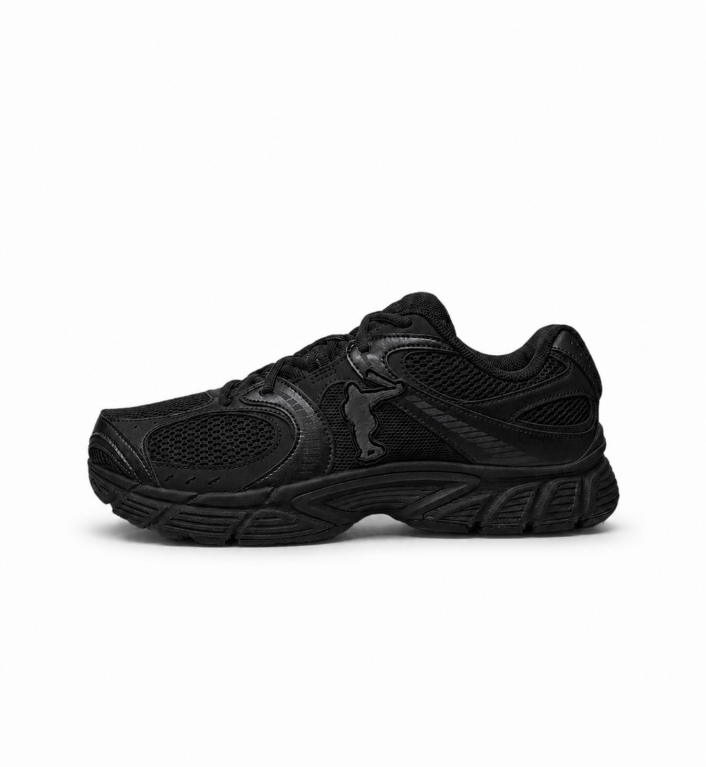 Triple Black “MIGGY TRAINER”